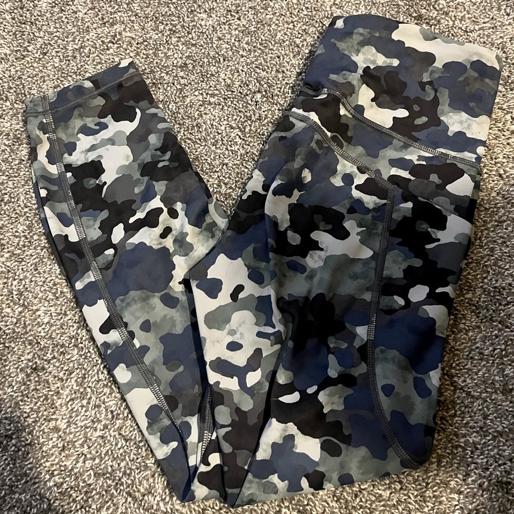 *Brand New* Athleta cropped leggings